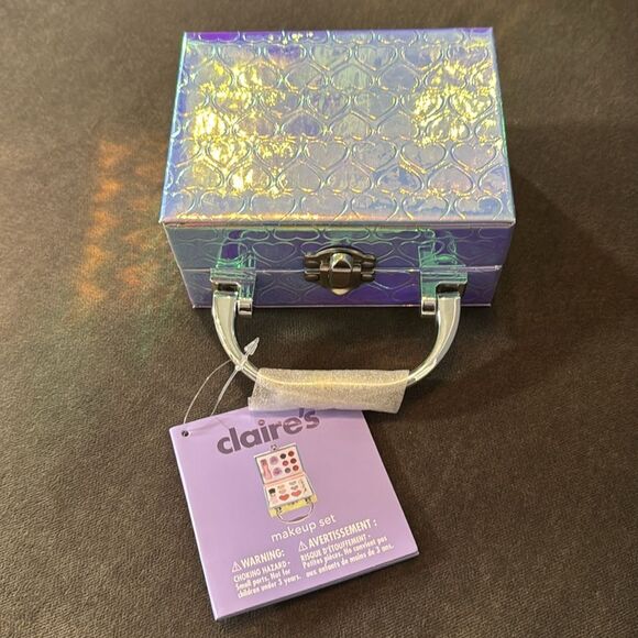 Girl’s Claire's Club Holographic Kids Travel Makeup Set - Picture 3 of 11